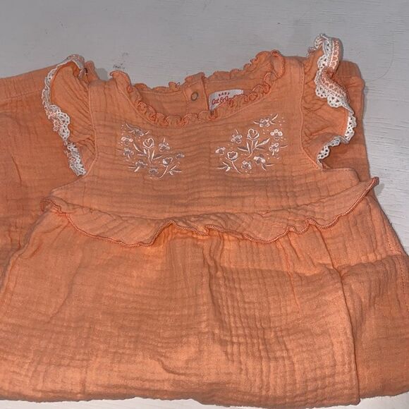 Cat & Jack Peach Baby Romper with White Embroidery Size 12M - Picture 4 of 4